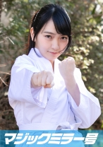 みなみ(18)マジックミラー号素人女子大生限定 100の質問中に突然デカチンを即ハメ！恥じらいつつも、連続ピストンでオマ○コぐちょ濡れ大絶頂！おまけに大洪水！スポーツ女子編 - SODマジックミラー号 - 320MMGH-174