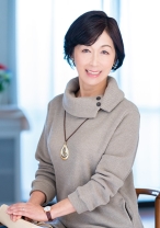 オナニーのしすぎ！？クリトリスが大きいんです…と恥ずかしそうに話す五十路妻。息子が巣立って時間を持て余しオナニーに没頭するも足りずに他人棒に手を出す53歳。 - きらきらワイフ - 359TYVM-178