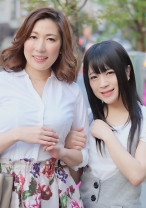 渋谷区に住むセレブな母娘が娘の家庭教師の色仕掛けにハマってしまう。夫との性的不和のストレスが溜まる母・沙千代は男と遊びたい盛りの娘・ゆかと若い家庭教師の悪巧みによって淫乱3Pを強要される！ - おしゃぶりクッキング - 404OSBR-043