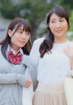 中野区に住むセレブな母娘が娘の家庭教師の色仕掛けにハマってしまう。交互に挿入して空いている方は乳首舐めをさせられ我慢汁が溢れているところにまた挿れるという変態母娘ま○こルーティーン！絶倫エリートち○ぽによって刻まれた淫行の履歴がこの家庭に残された！！ - おしゃぶりクッキング - 404OSBR-071 - 素人AV女優判定AI
