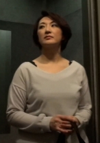 息子の家庭教師のマッチョな男と不倫してしまう人妻！ - 即ヌキ - 741P013-G02
