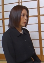 夫の葬儀も終わり一息ついたところで、義理の弟から借金の担保代わりにと、遺影の前で抱かれ背徳SEXに溺れる喪服熟女。 - 即ヌキ - 741P076-G03