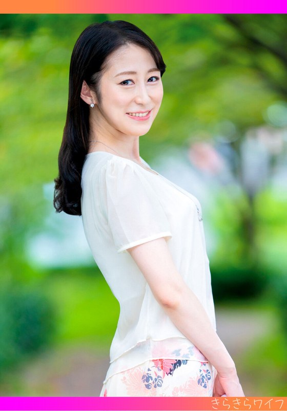 色白美肌の清楚妻？実際は性に貪欲なドスケベ奥様！マッチョボディの激しいピストンに昇天中出し性交 - きらきらワイフ - h_1640tyvm00257