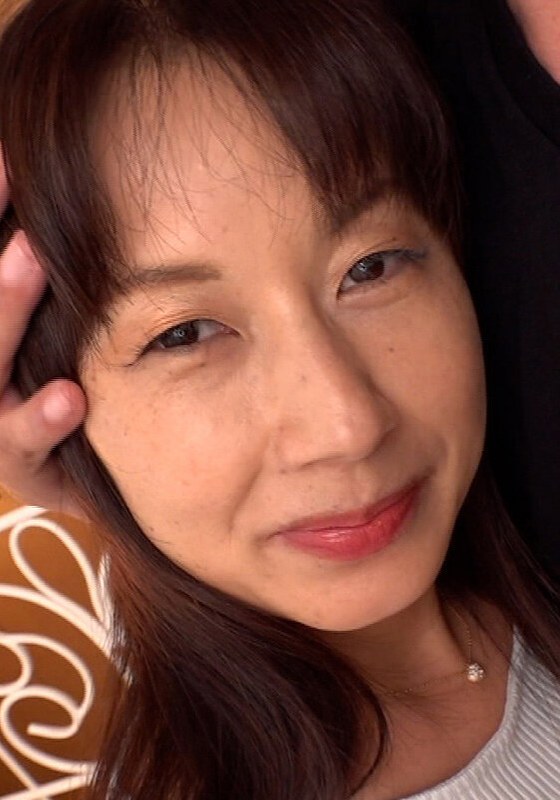 清潔感溢れる還暦熟女がAVデビュー！？エッチ大好きシロウト熟女さんは都合の良いセフレにピッタリ！！ - 即ヌキ - h_1724h053g00002