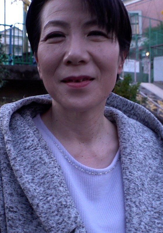 美しくもキュートな還暦熟女が溢れる性欲に負けAV出演！豊満ボディを淫靡に震わせイキまくる淫乱SEX！ - 即ヌキ - h_1724h074g00003