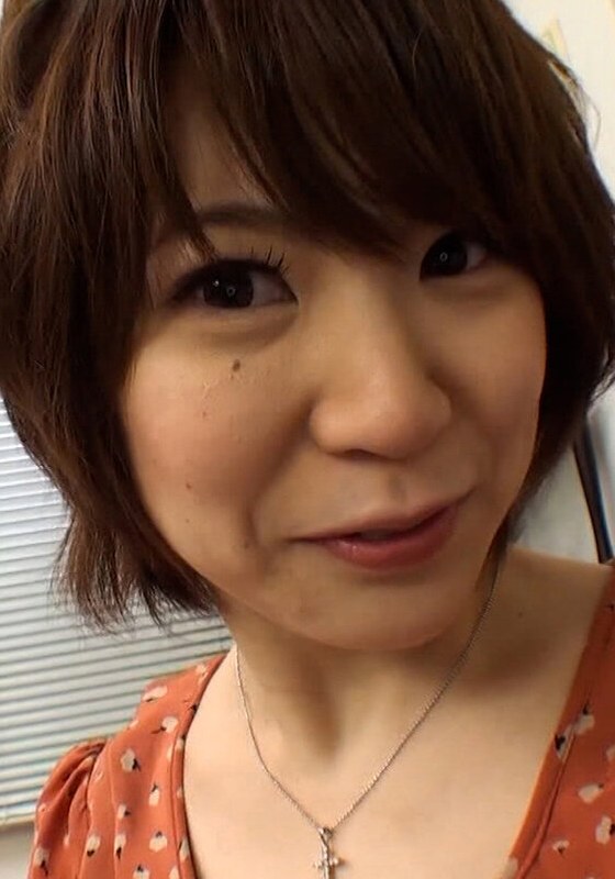 街ゆく奥様に高額謝礼を餌に声を掛け若いフル勃起チ○ポを見せつける、エッチが久々の奥様は我慢の限界を突破！？ちょっと強引な生挿入にも喘ぎ声が止まらない！！ （M560G-09） - 即ヌキ - h_1724m560g00009