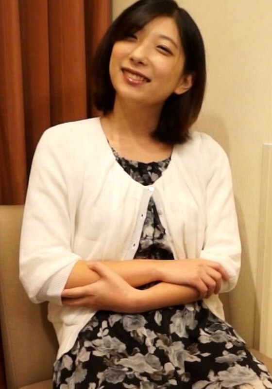 旦那の夜の営みが淡泊過ぎてと不満を赤裸々に告白した若妻さんは乗り良くイケナイ仕事に股を開いてイク！？ - 即ヌキ - h_1724m561g00006