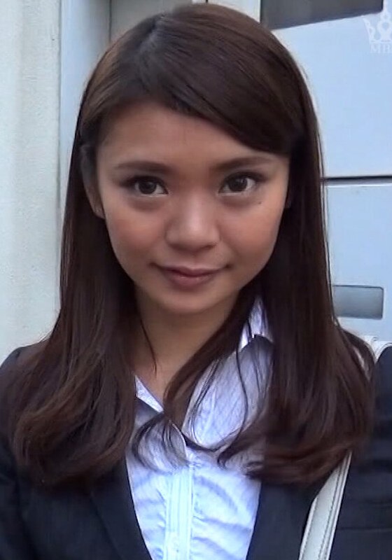 新社会人の意識調査でインタビューを受ける女上司と新入社員。エロい質問に及ぶとまさかの童貞！！謝礼の為！？後輩の為！？一肌もパンティも脱ぎましょう！！ - 即ヌキ - h_1724m577g00002