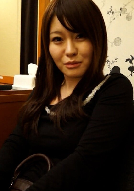 なかなか旦那が相手をしてくれないとAV撮影に参加した若妻さん！生活は満たされても下半身は満たされず！？こんなきれいな奥さんもエッチがしたくてたまらないのです！？ - 即ヌキ - h_1724m628g00011