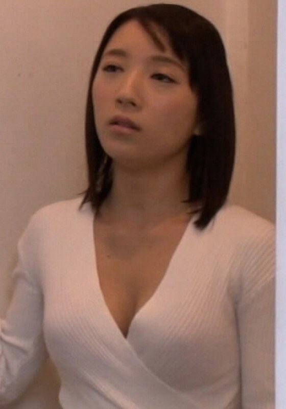 隣人の女性は何かとボクに声がうるさいとかクレームをつけてくる。ある日変な物が送られて来たと身に覚えのないアダルトグッズを差し出す女！何故か玄関先でオナニーを強要され… - 即ヌキ - h_1724m634g00002