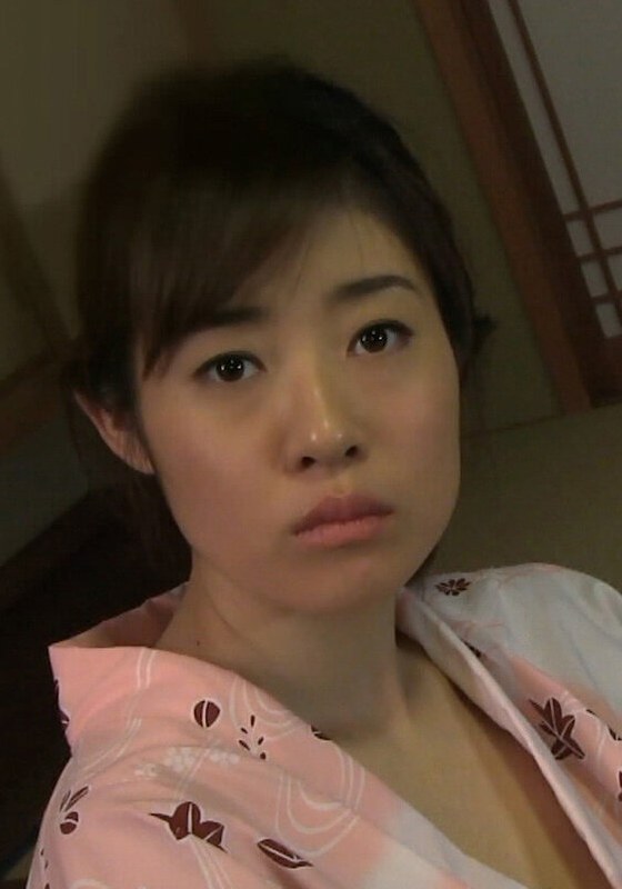 温泉旅館ナンパに…旦那が先に寝てしまい拗ねてナンパについて行ってしまった若妻さん！ - 即ヌキ - h_1724m644g00012