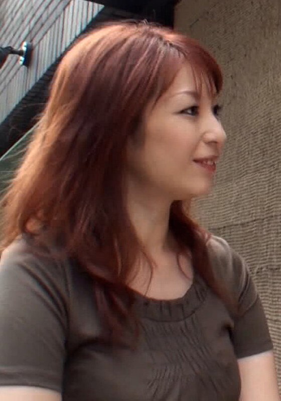 美人お母さんと母子二人の温泉旅行。無防備な母に突然の告白、一度きりと息子の愛を受け入れカラダを許す母子愛の果て… - 即ヌキ - h_1724m654g00009