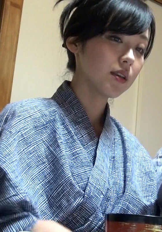 奥さん読モの温泉撮影旅行の夕食で酒を呑ませて男優と二人きり…黒髪清楚系奥様も酔いと温泉旅館の非日常感に性欲が爆発！ - 即ヌキ - h_1724m676g00009