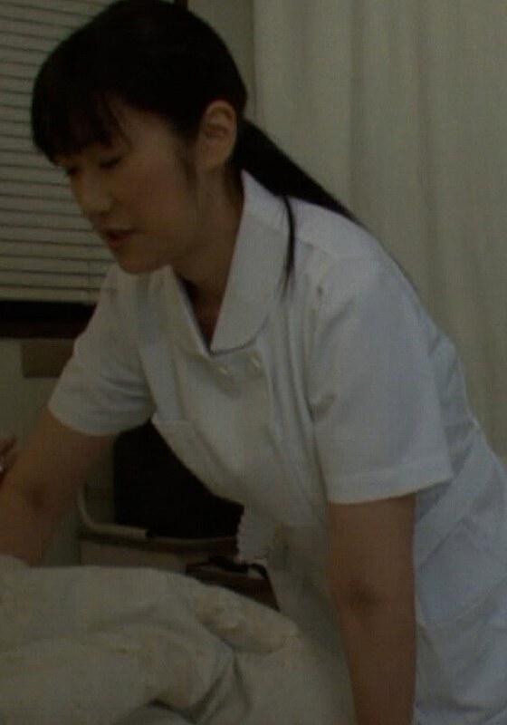 入院中、看護師に眠れないから少し話相手になってくれと…！夜勤の看護師さんは欲求不満で性欲を持て余している - 即ヌキ - h_1724m678g00012