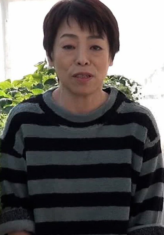 苺農家の六十路熟女さんがAVに応募！挨拶を交わすと苺ハウスの中での大胆初撮りSEX！ - 即ヌキ - h_1724m679g00012