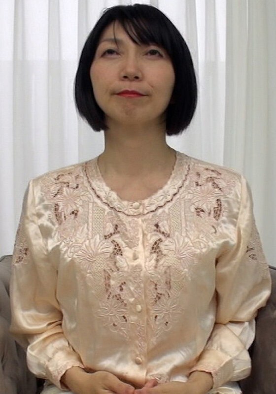 AVの撮影に膣奥を貫かれ涙を流してヨガリ乱れるシートヘアー六十路熟女の性欲旺盛セックス！ - 即ヌキ - h_1724m681g00001