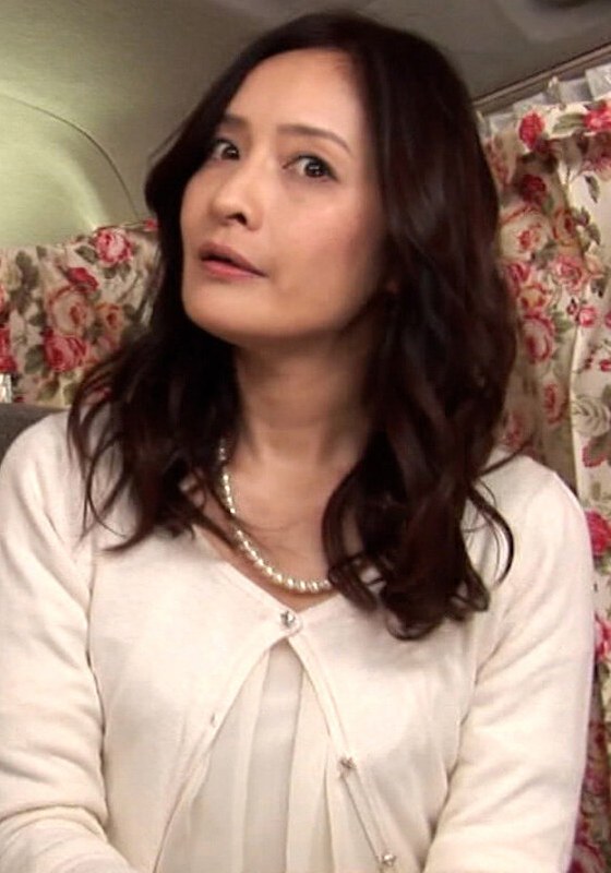 青山に住むセレブな52歳美魔女奥様をホテルに連れ込み！上下の口でチ〇ポを咥え激しく欲情しながら本能丸出し中出しSEX！ - 即ヌキ - h_1724m710g00008