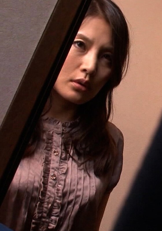 ピザの宅配を装い自宅に侵入！狂気の強●魔に蹂躙される熟女！悲しみの中出しレ○プ！ - 即ヌキ - h_1724m712g00012