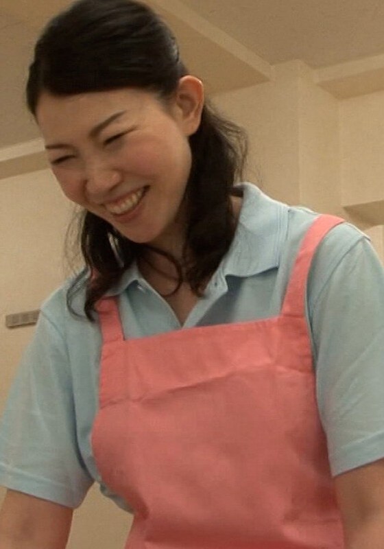 ノリの良い介護ヘルパーはおじいちゃんのチ〇ポも介護してフェラヌキしてくれる！？ - 即ヌキ - h_1724m742g00002