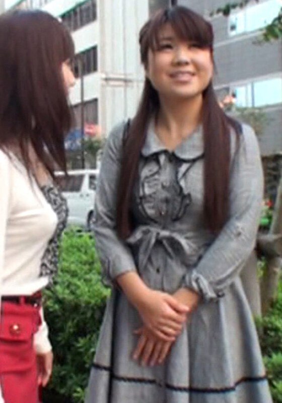 女同士なら安心！？レディコミの取材と称して個室に誘っておマ〇コを見せて触らせると…！ - 即ヌキ - h_1724m755g00004