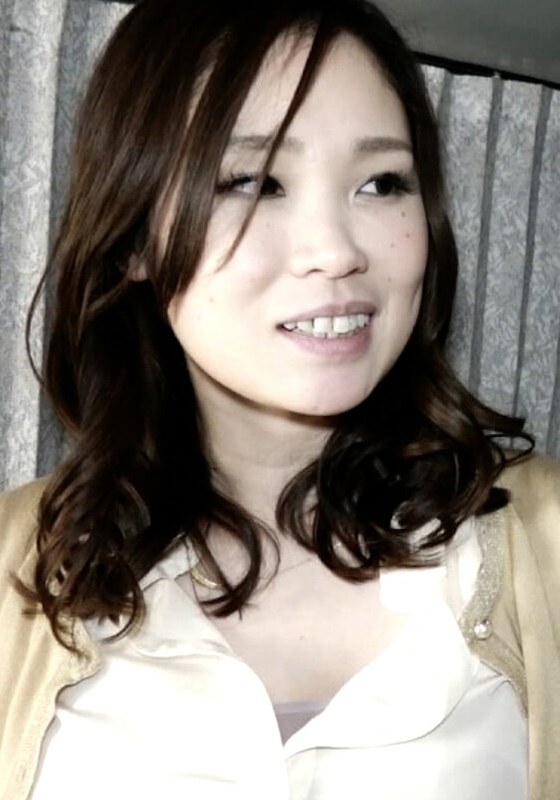 人妻さん限定でファッションについてのアンケートと偽り車に誘い込み下着見せからのなし崩し的に発情中出しSEX！ - 即ヌキ - h_1724m767g00002