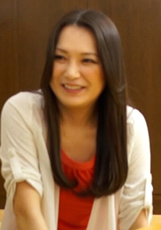 ごく普通の奥さんが豹変！？リビングで嵌めまくり本能丸出し淫乱SEX！ - 即ヌキ - h_1724m782g00001