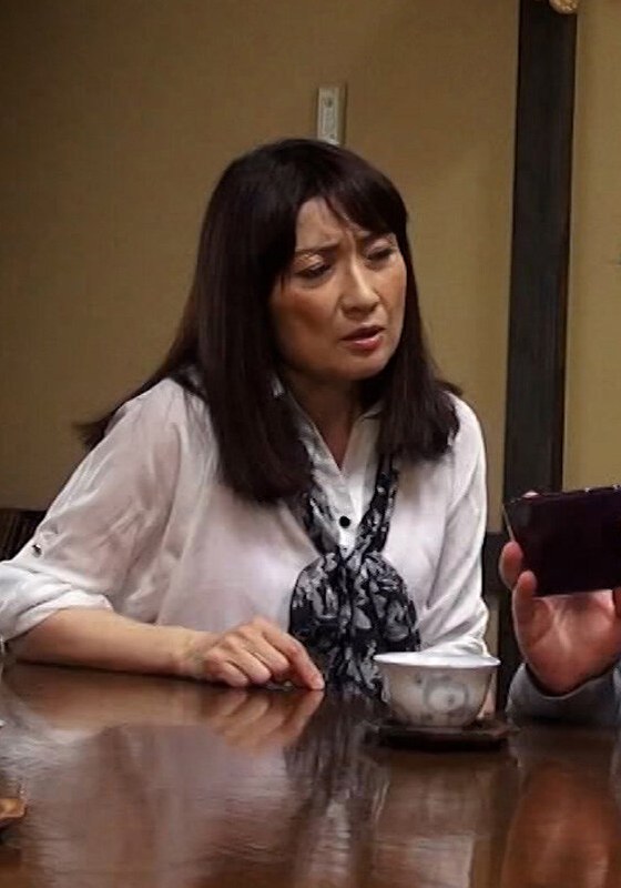 お母さんが教えてあげる！SEXの気持ち良さを教えたくて息●の肉棒を咥える淫獣お母さんと中出しSEX - 即ヌキ - h_1724m804g00011
