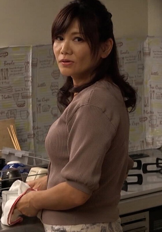性欲旺盛な五十路熟女！旦那とのSEXでは満足出来ず台所でオナニー！満足できないカラダは禁断のエロスへと堕ちていく… - 即ヌキ - h_1724m815g00007