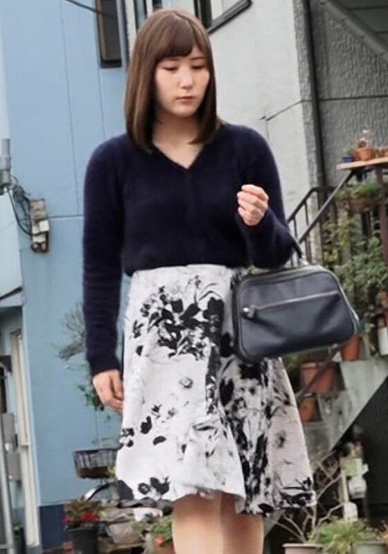 夫の親友と不倫関係に堕ちた若妻…旦那とのセックスレスがもたらす危険な遊戯に我を忘れてイキまくる人妻 - 即ヌキ - h_1724p013g00005