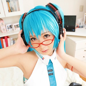 MIKU 3 - 素人コスプレイヤー - cmd014 - 素人AV女優判定AI